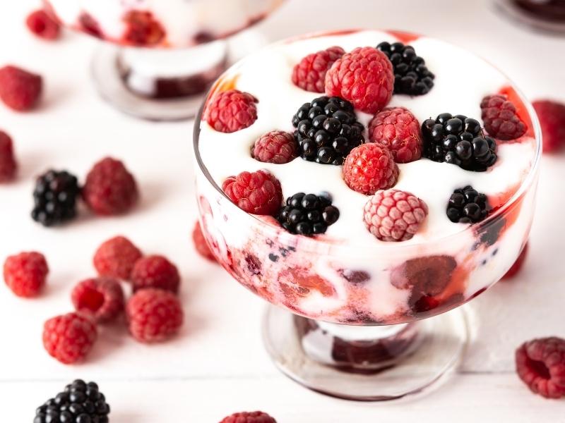 Greek yoghurt with raspberries and blackberries